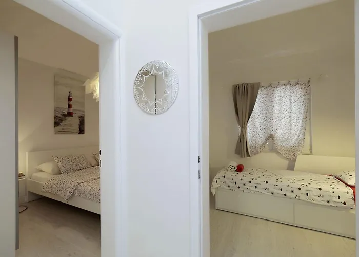 Candela, No 4 * Starigrad Paklenica