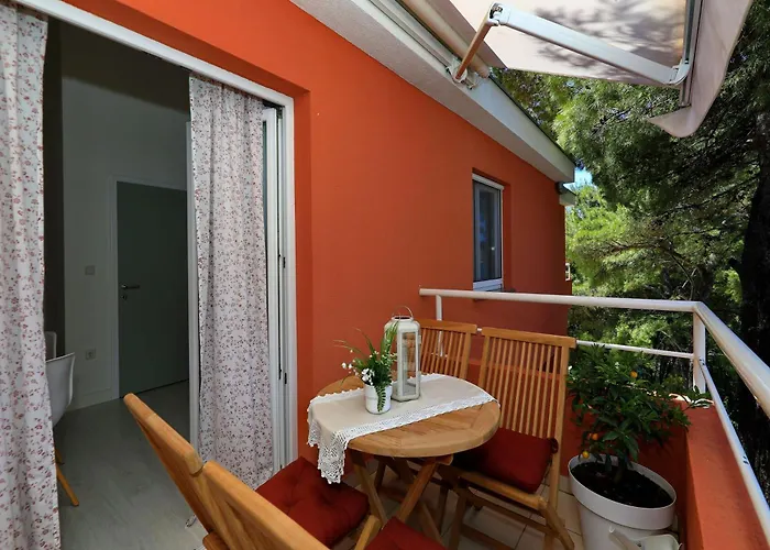 Candela, No 4 Apartment *