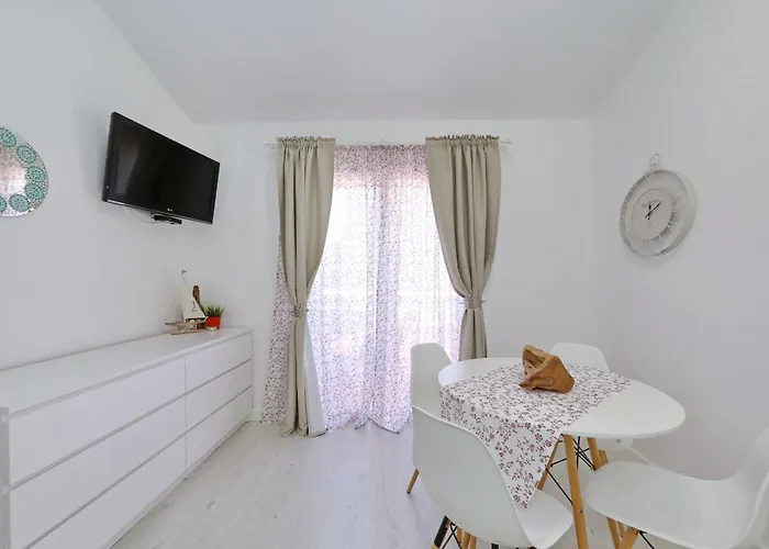 Candela, No 4 Starigrad Paklenica