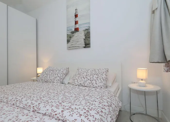 Candela, No 4 Starigrad Paklenica
