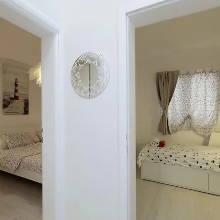 Candela, No 4 * Starigrad Paklenica